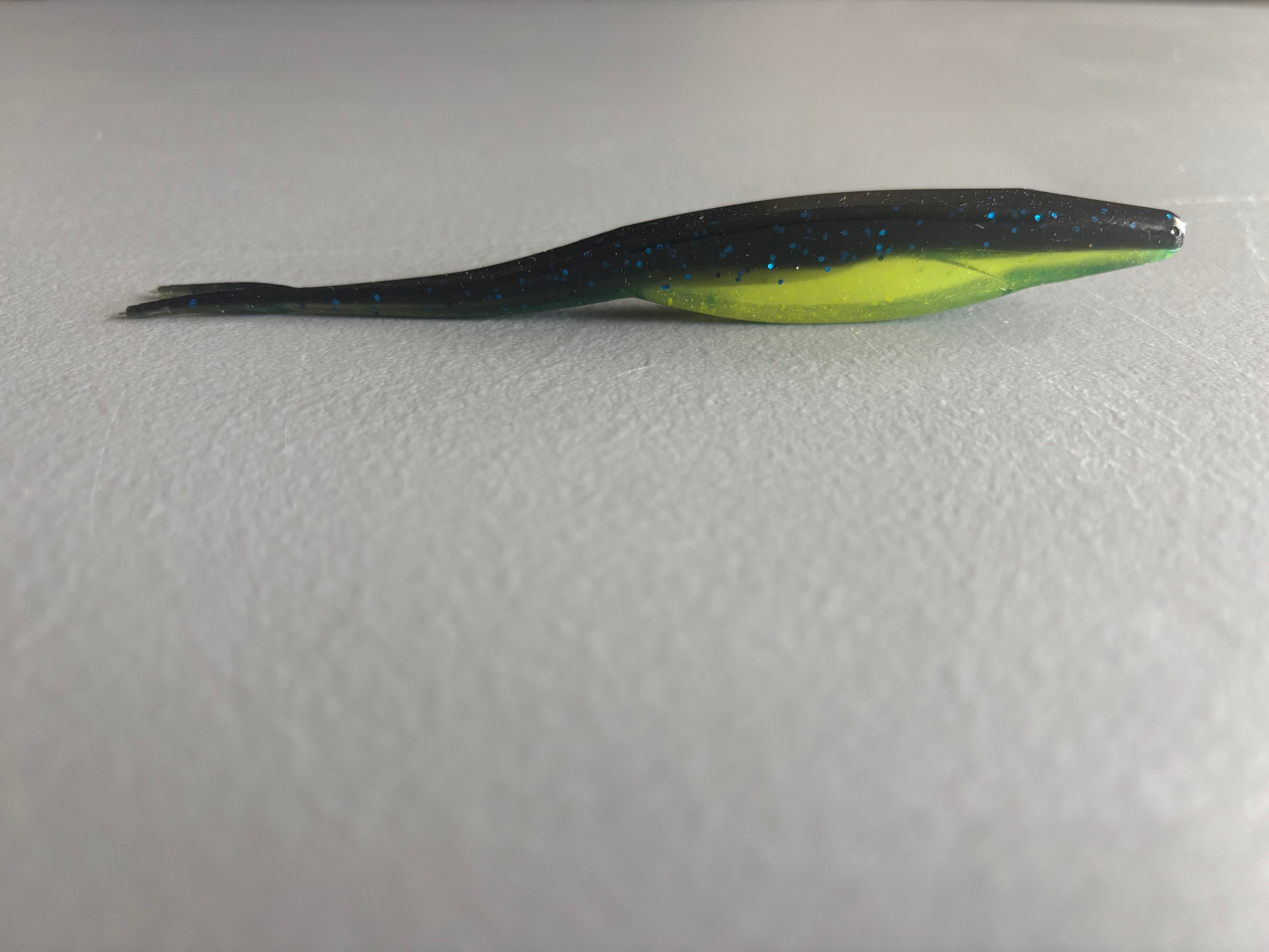 Fluke 5-1/2”- Midnight Chartreuse 10 per pack- coffee scent